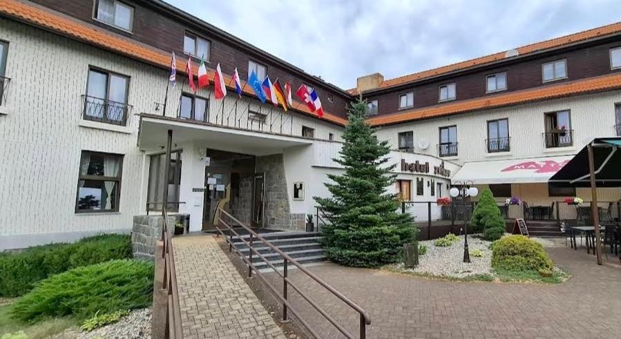 Resort Hotel Zvikov Zvíkovské Podhradí Buitenkant foto