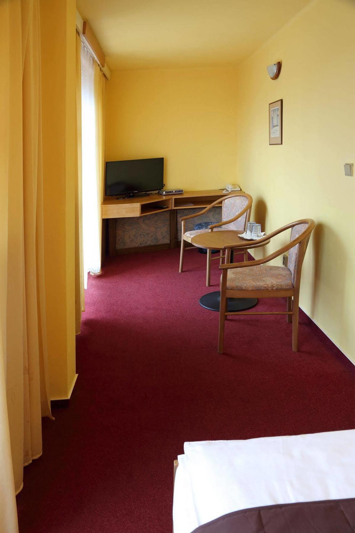 Resort Hotel Zvikov Zvíkovské Podhradí Buitenkant foto