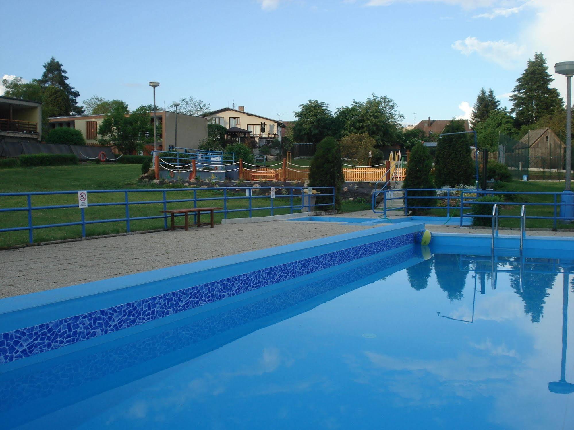 Resort Hotel Zvikov Zvíkovské Podhradí Buitenkant foto