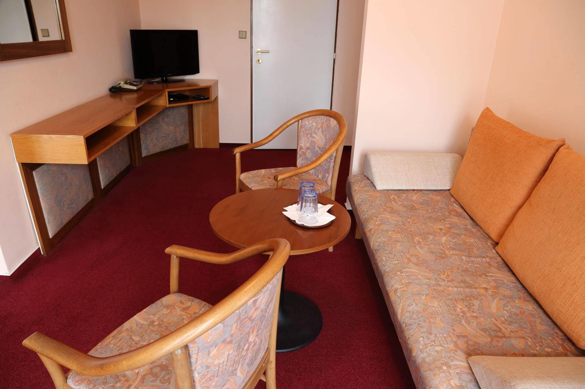 Resort Hotel Zvikov Zvíkovské Podhradí Buitenkant foto