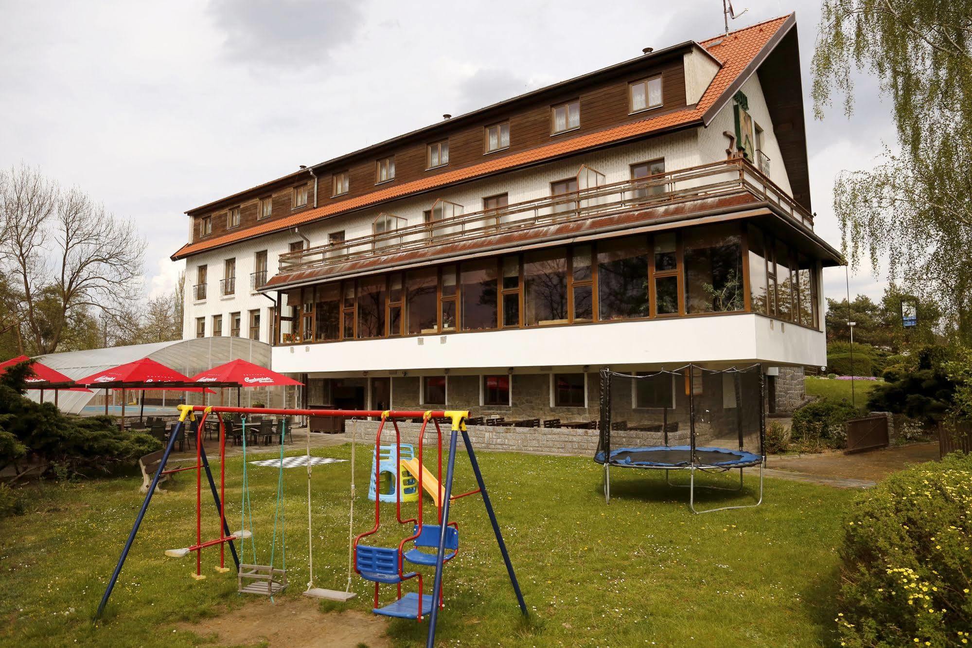 Resort Hotel Zvikov Zvíkovské Podhradí Buitenkant foto
