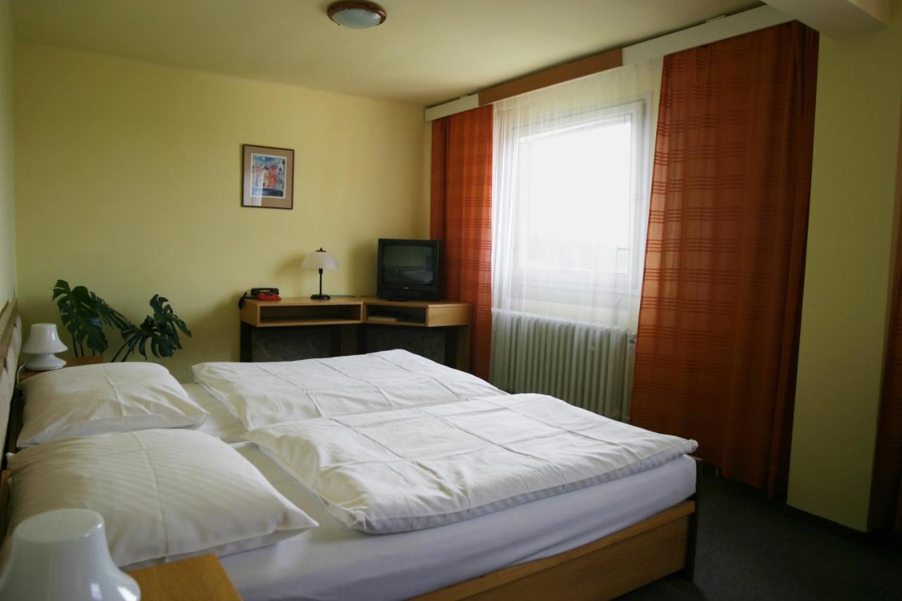 Resort Hotel Zvikov Zvíkovské Podhradí Buitenkant foto